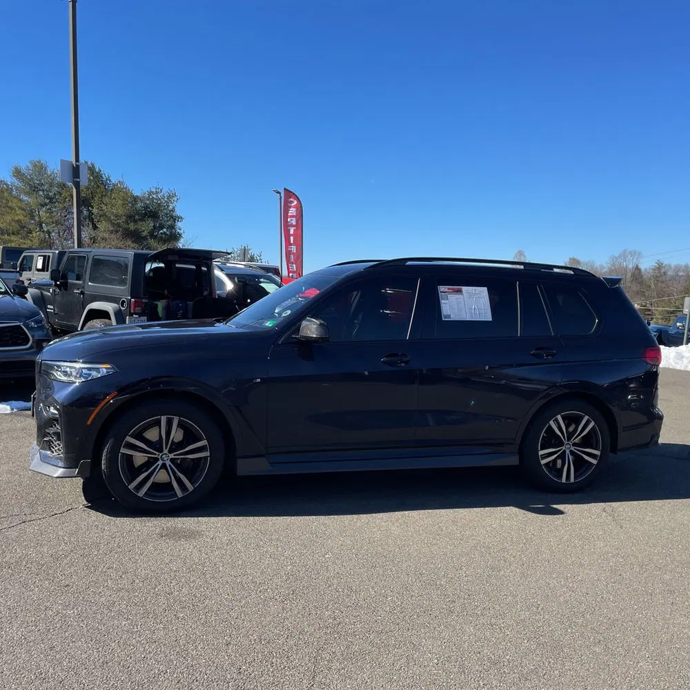 2022 BMW X7 M50i