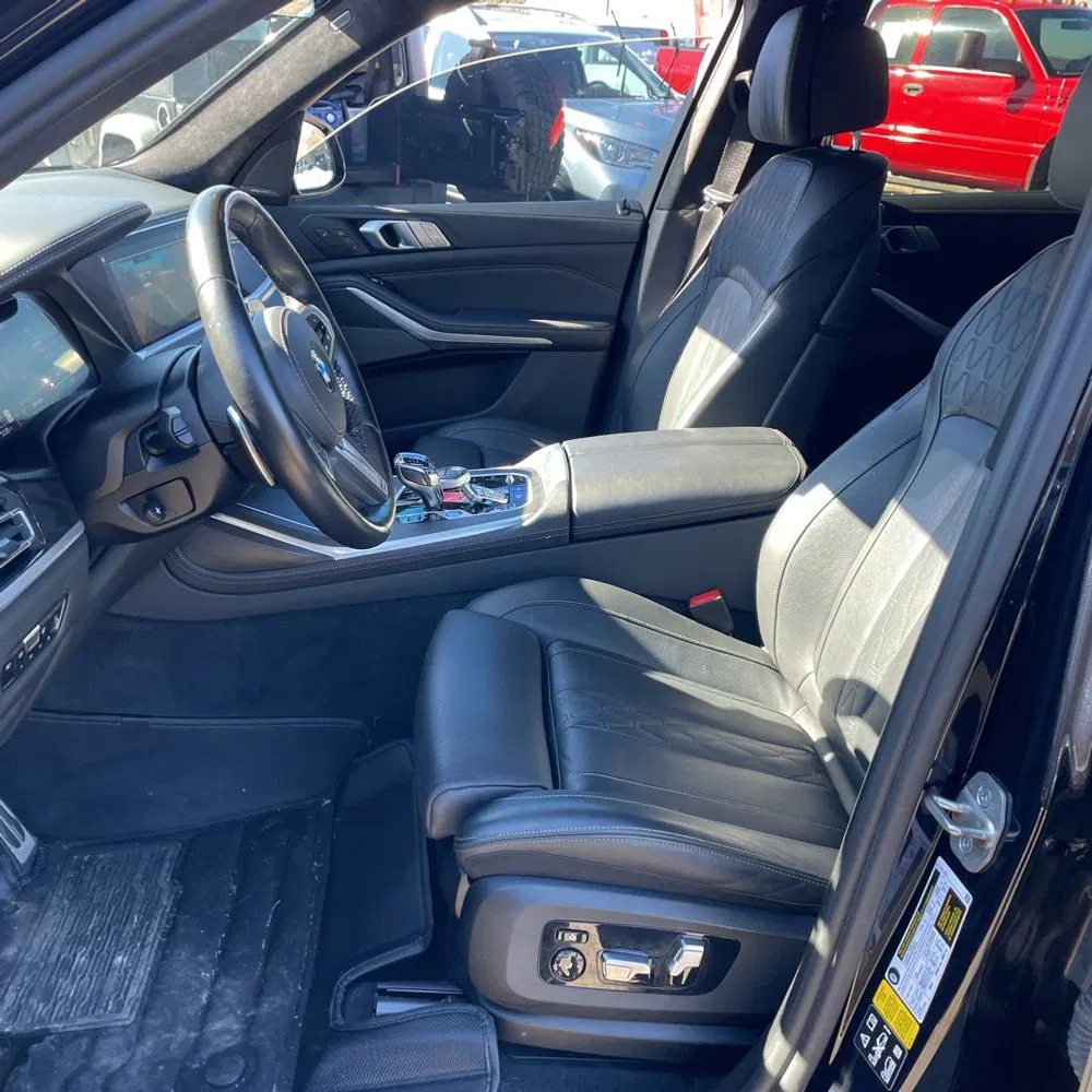 2022 BMW X7 M50i