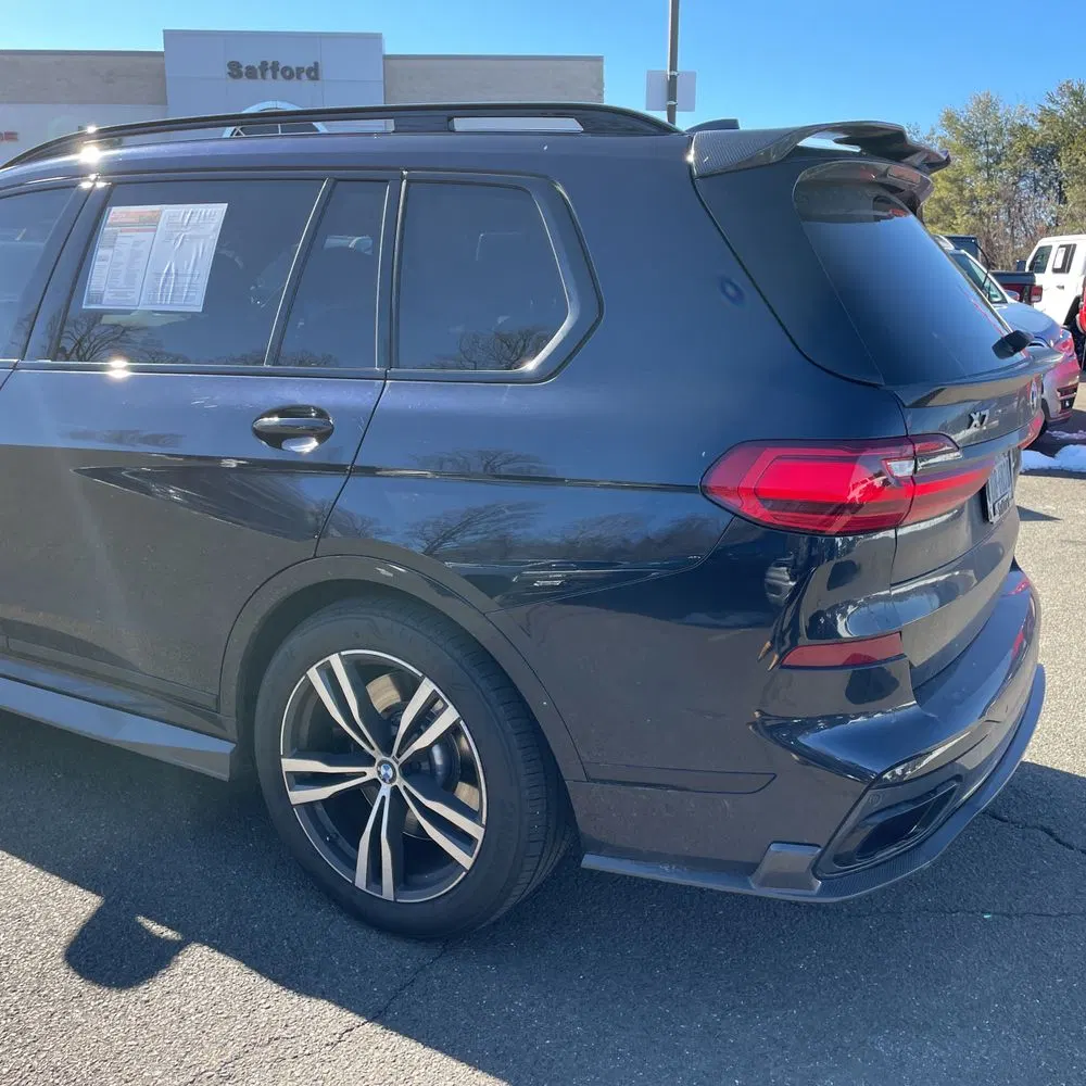 2022 BMW X7 M50i
