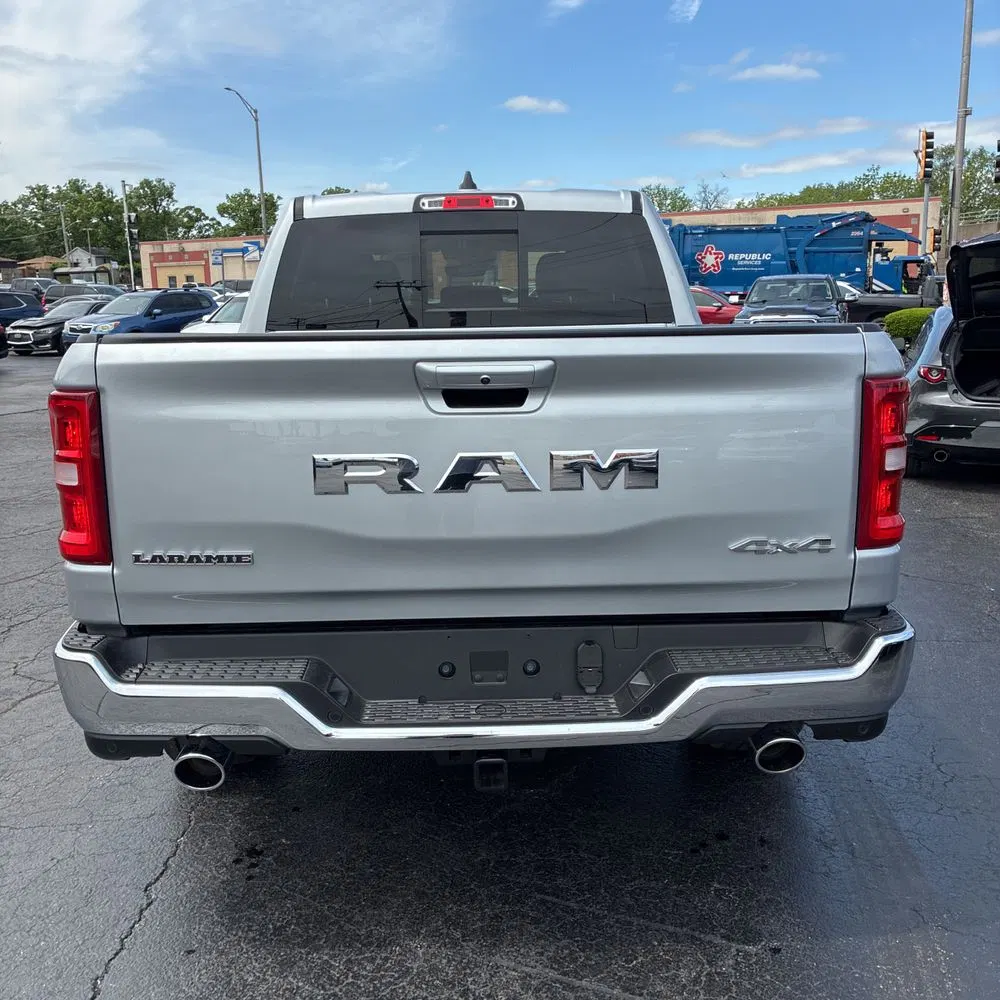 2026 Ram 1500 Laramie Crew Cab 4x4 5'7" Box