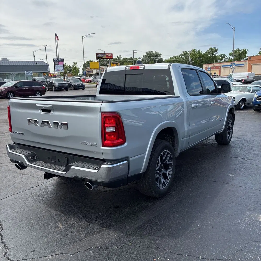2026 Ram 1500 Laramie Crew Cab 4x4 5'7" Box
