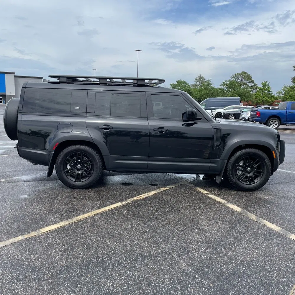 2023 Land Rover Defender 130 SE