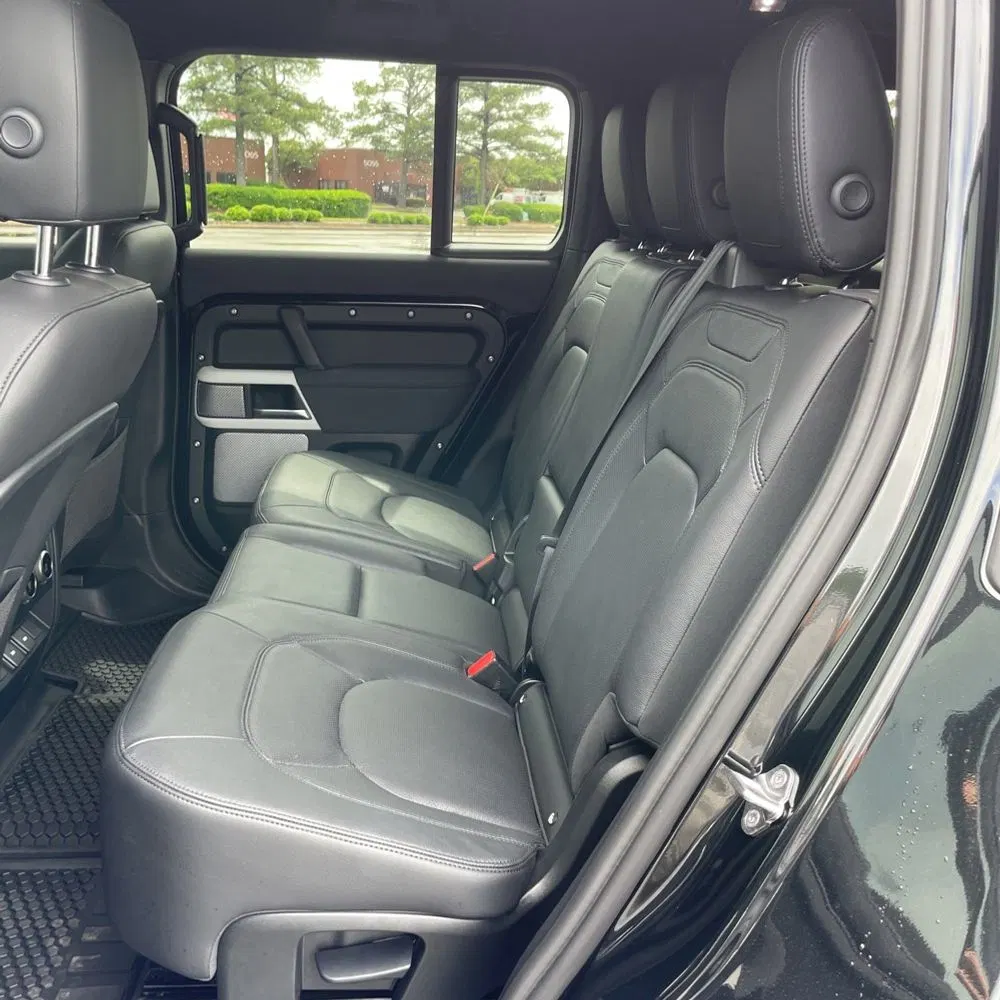 2023 Land Rover Defender 130 SE