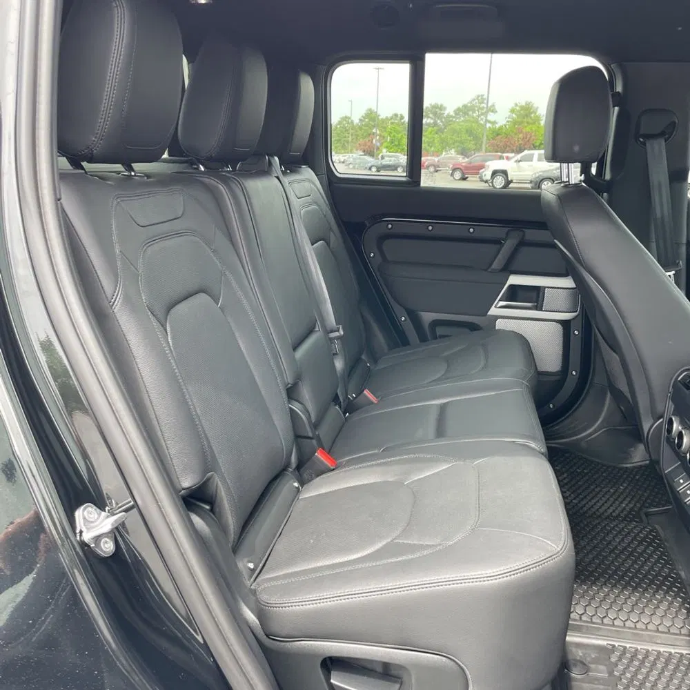 2023 Land Rover Defender 130 SE