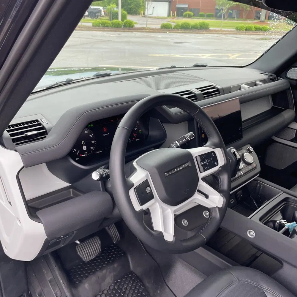 2023 Land Rover Defender 130 SE