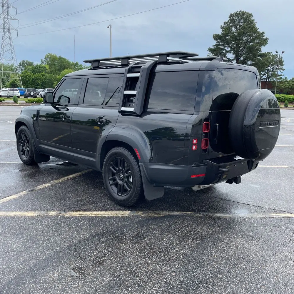 2023 Land Rover Defender 130 SE