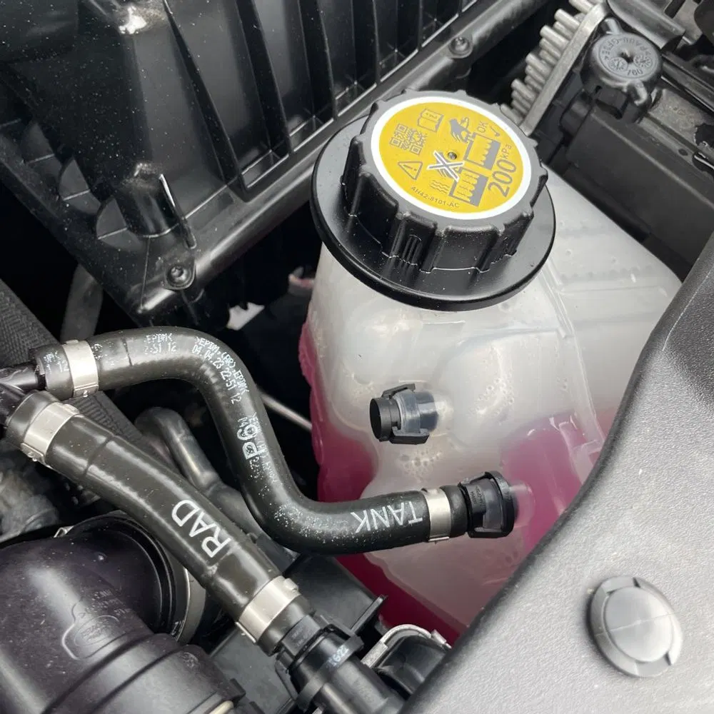 2023 Land Rover Defender 130 SE