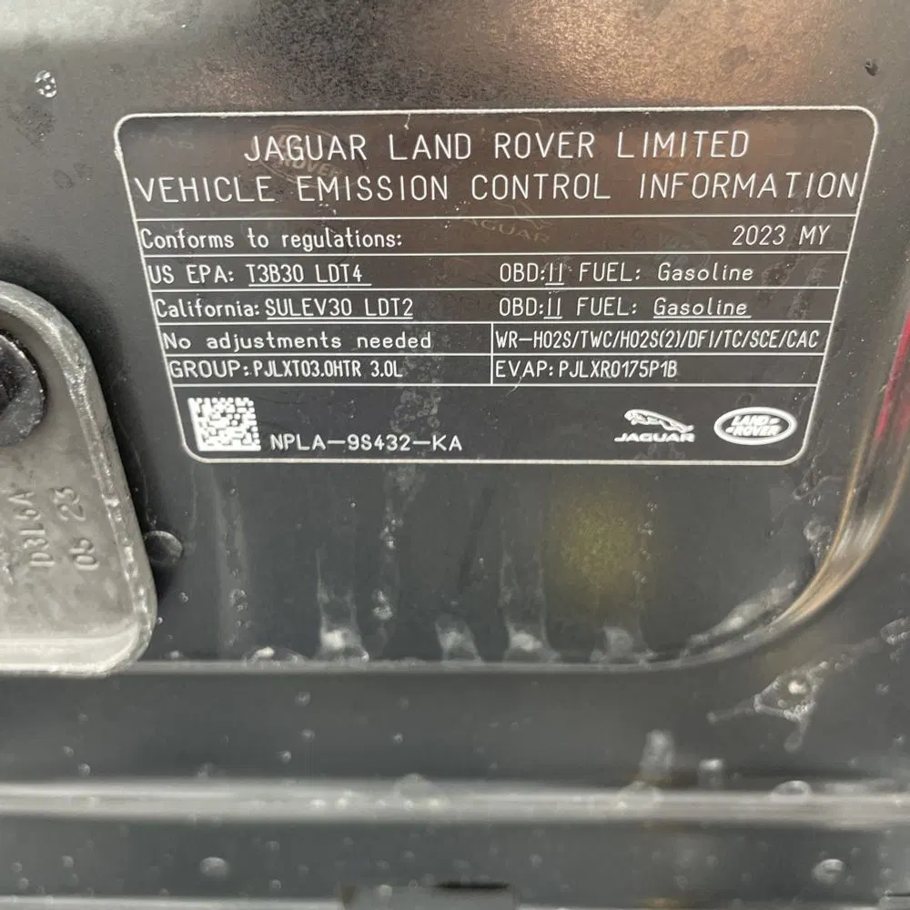 2023 Land Rover Defender 130 SE