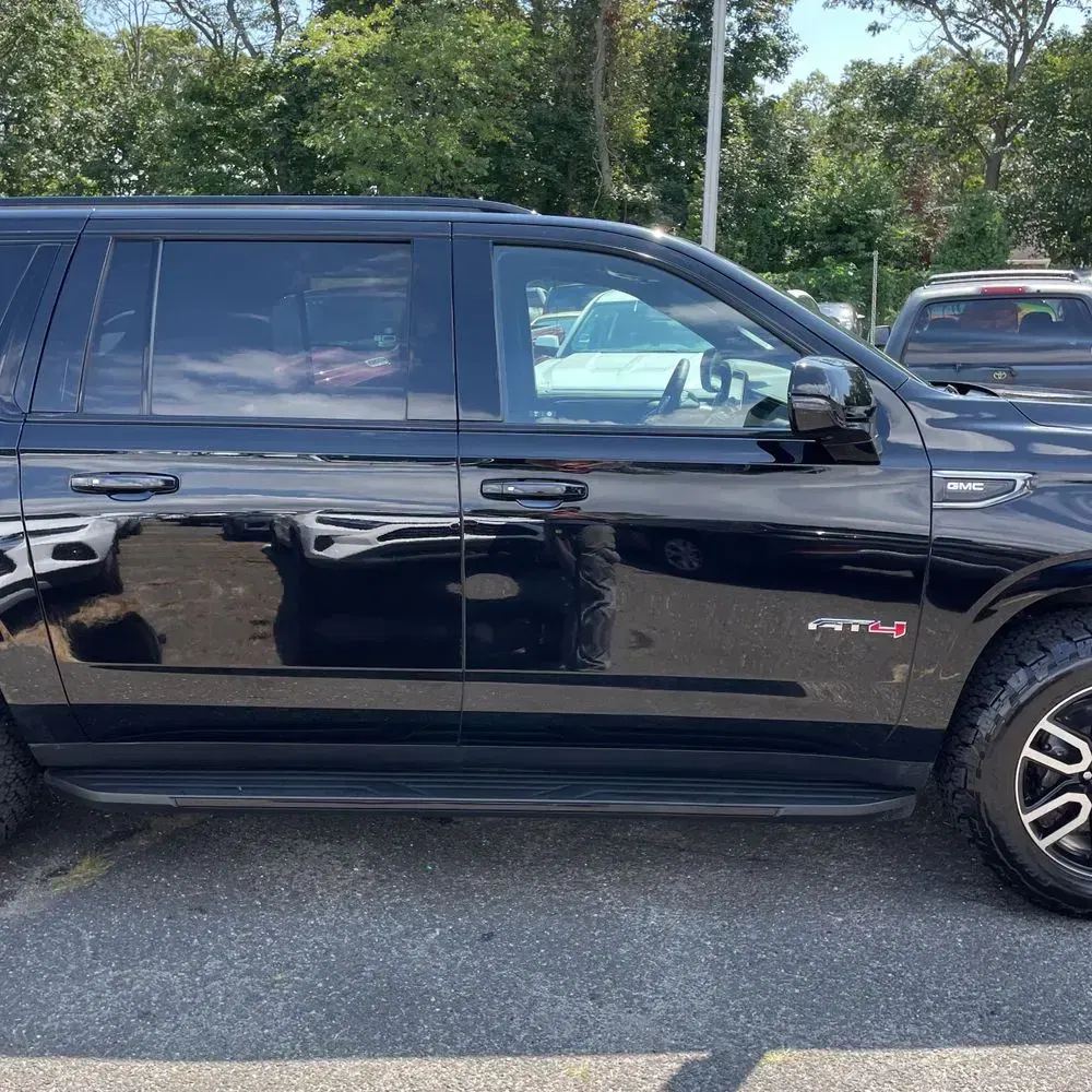2022 GMC Yukon XL AT4