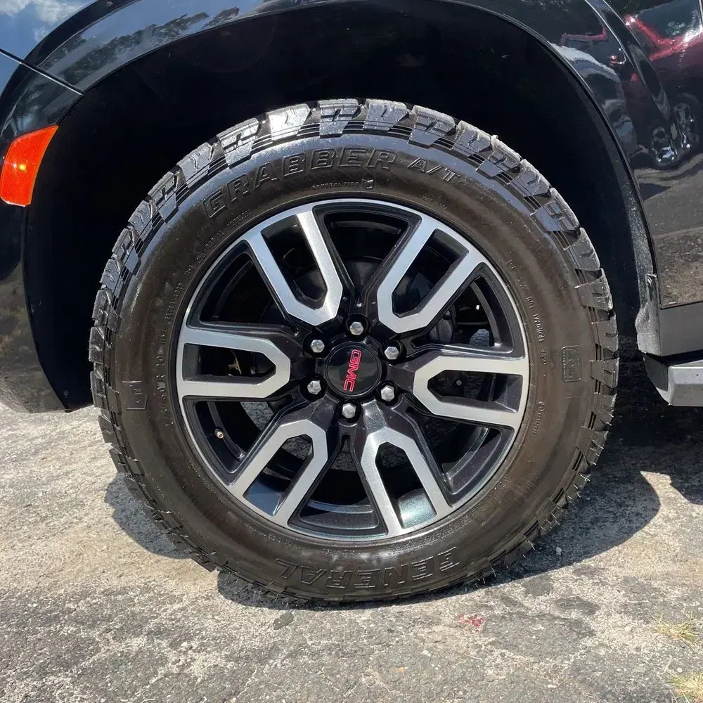 2022 GMC Yukon XL AT4