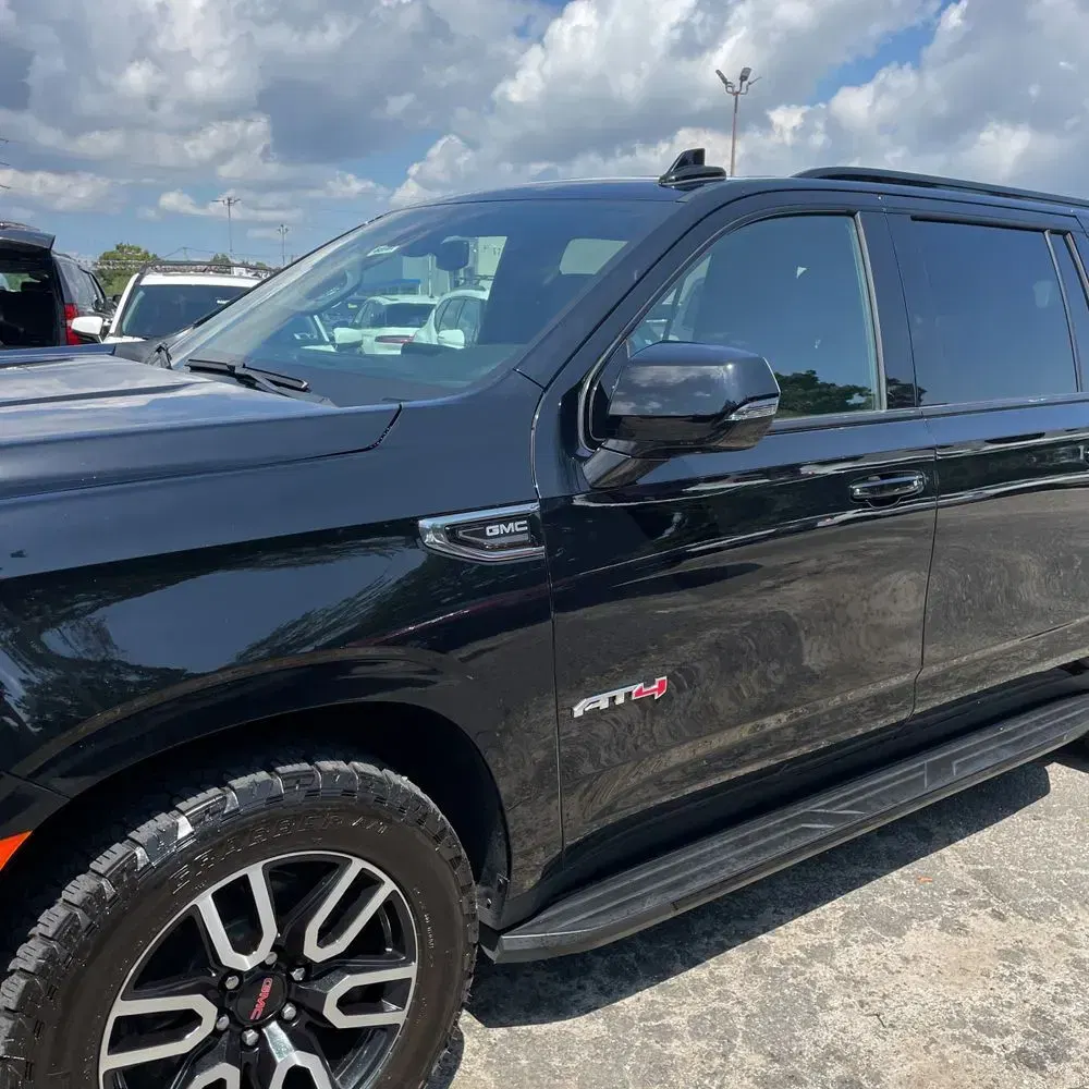 2022 GMC Yukon XL AT4