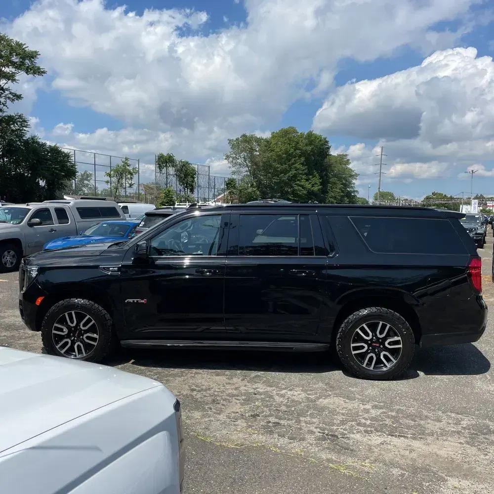 2022 GMC Yukon XL AT4