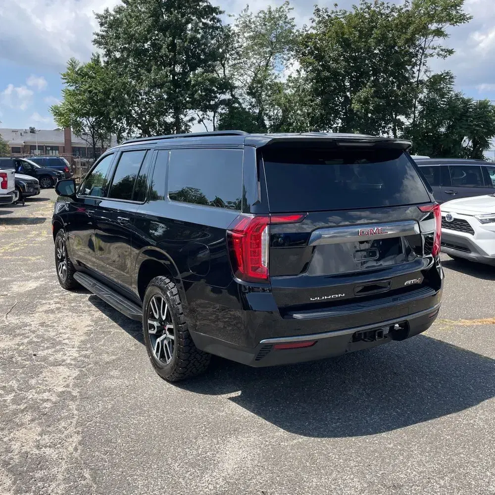 2022 GMC Yukon XL AT4