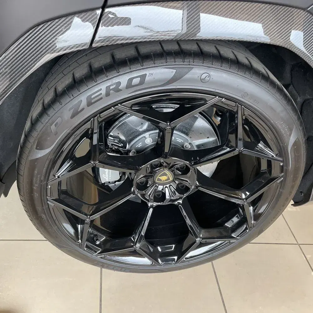 2024 Lamborghini Urus Performante