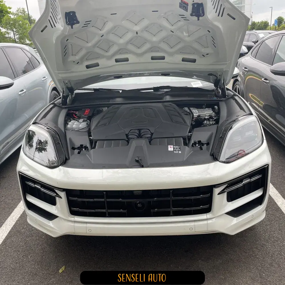 2025 Porsche Cayenne GTS