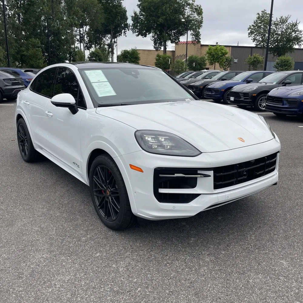 2025 Porsche Cayenne GTS