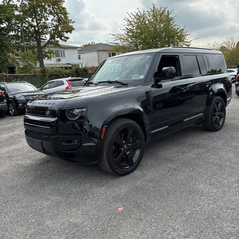 2023 Land Rover Defender 130 X-Dynamic SE