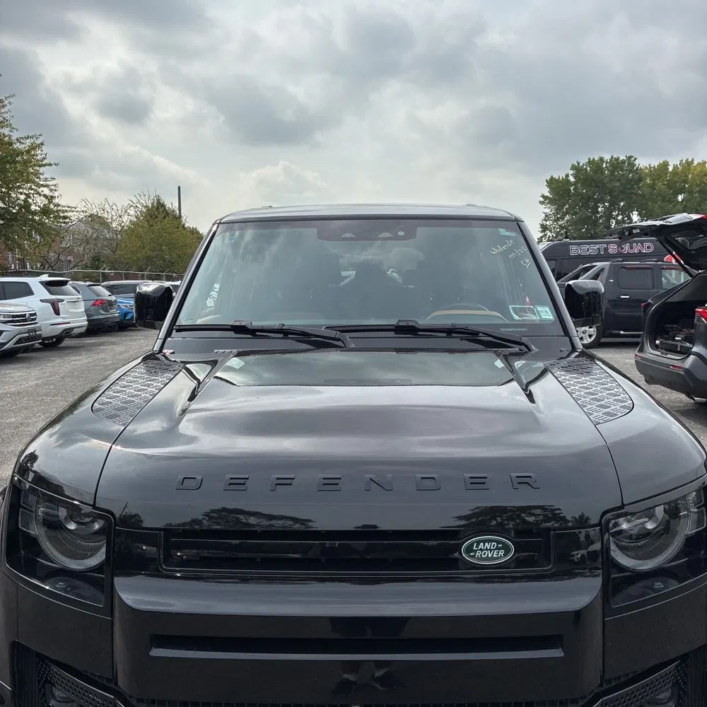 2023 Land Rover Defender 130 X-Dynamic SE
