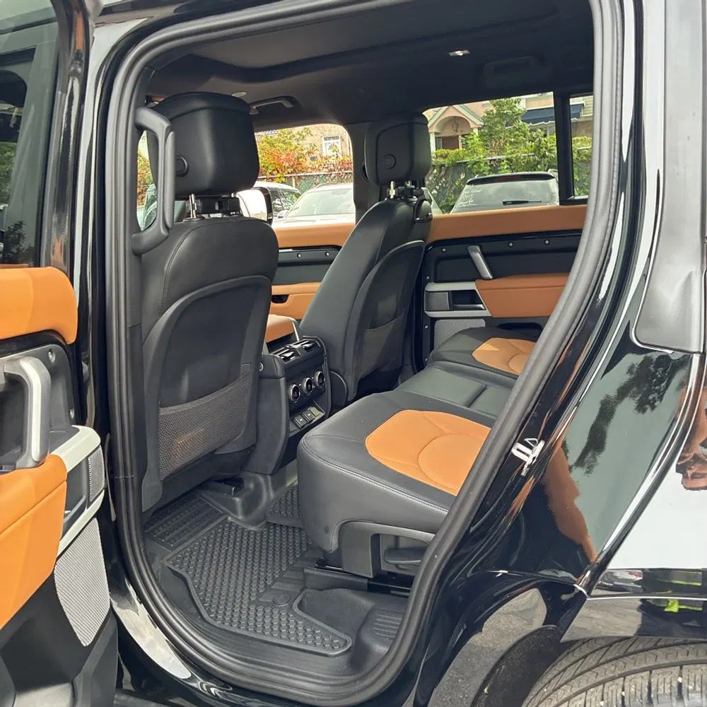 2023 Land Rover Defender 130 X-Dynamic SE