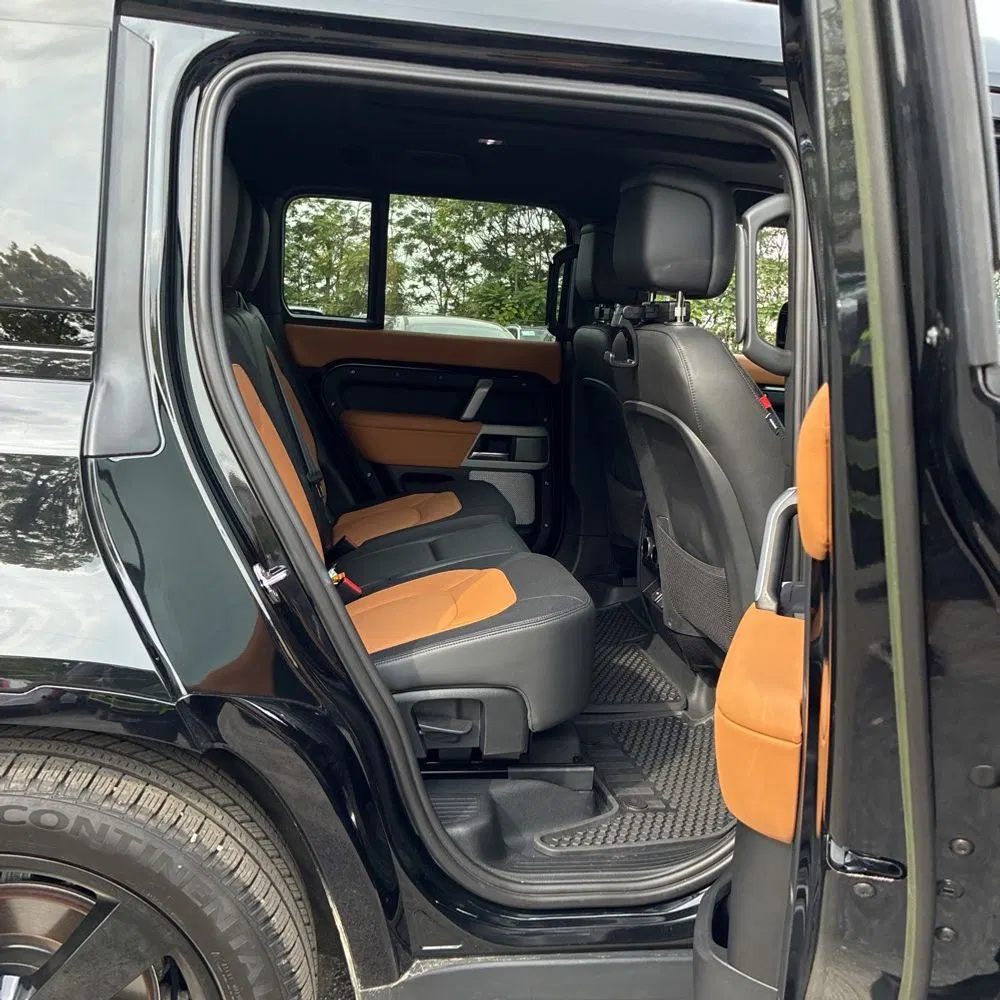 2023 Land Rover Defender 130 X-Dynamic SE