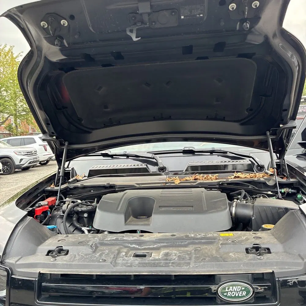 2023 Land Rover Defender 130 X-Dynamic SE