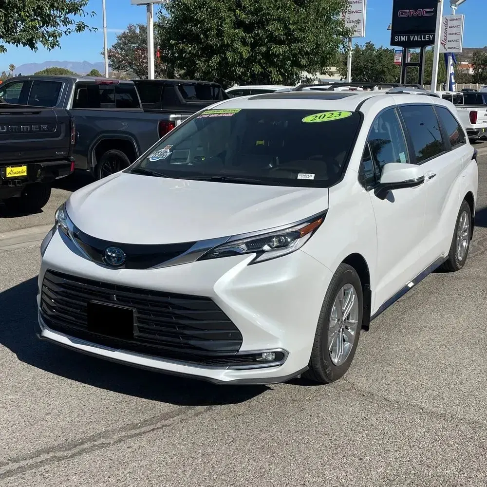 2023 Toyota Sienna Platinum 7-Passenger