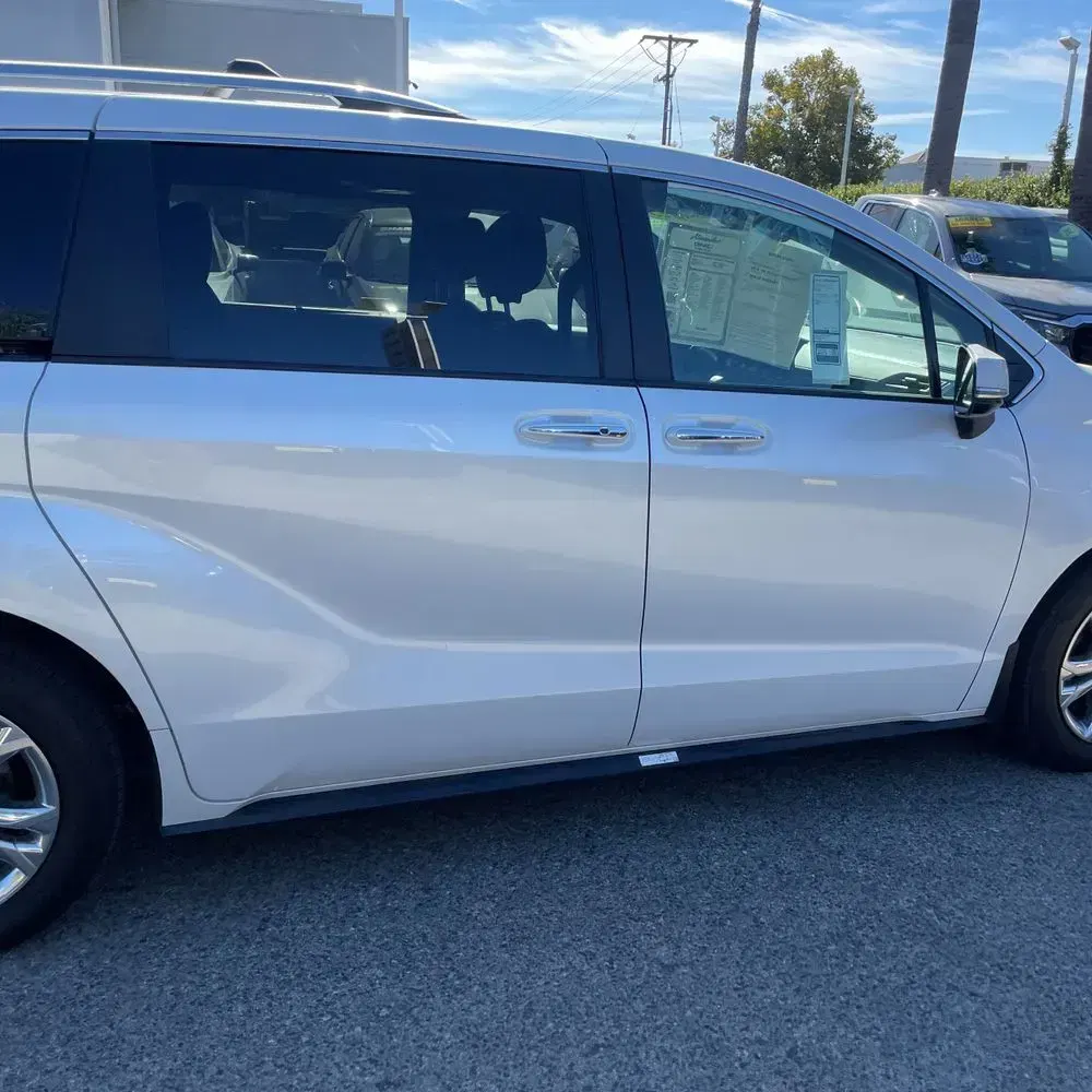 2023 Toyota Sienna Platinum 7-Passenger