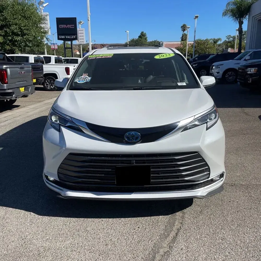 2023 Toyota Sienna Platinum 7-Passenger