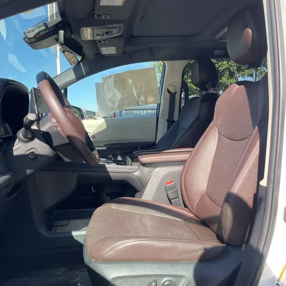 2023 Toyota Sienna Platinum 7-Passenger