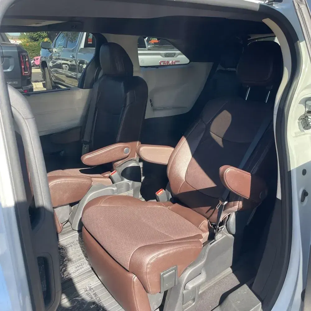 2023 Toyota Sienna Platinum 7-Passenger