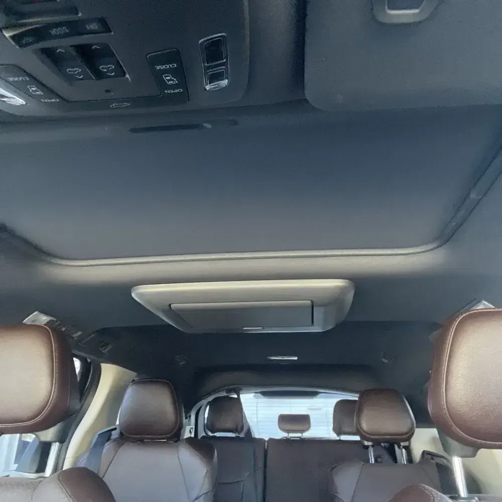 2023 Toyota Sienna Platinum 7-Passenger