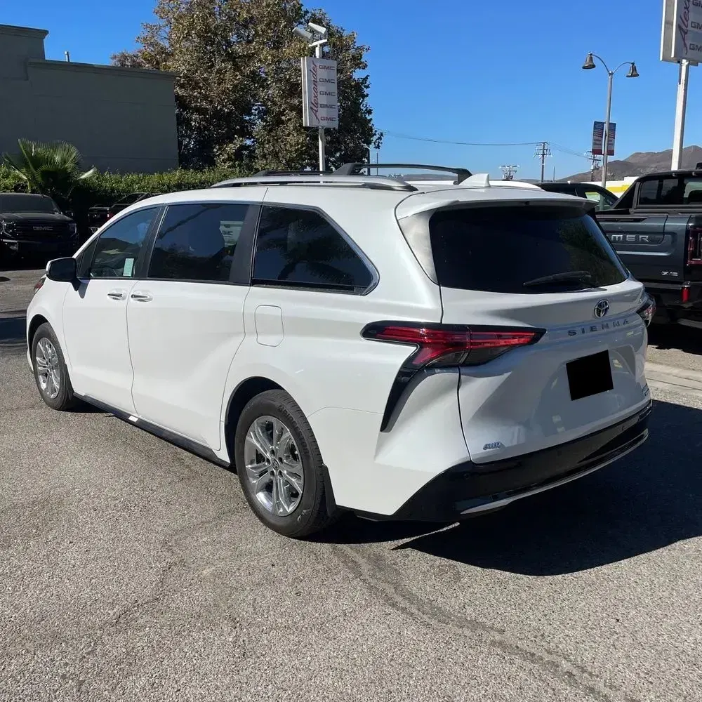 2023 Toyota Sienna Platinum 7-Passenger