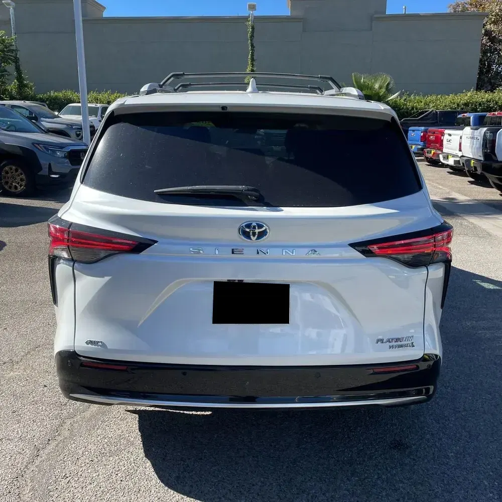2023 Toyota Sienna Platinum 7-Passenger