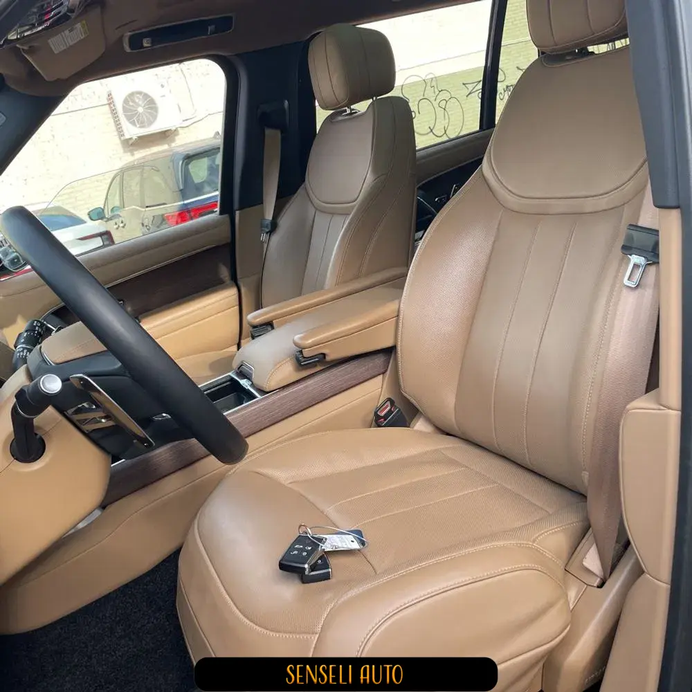 2024 Land Rover Range Rover P400 SE LWB