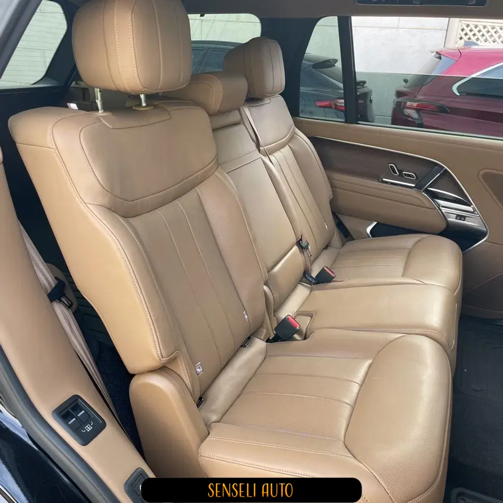 2024 Land Rover Range Rover P400 SE LWB