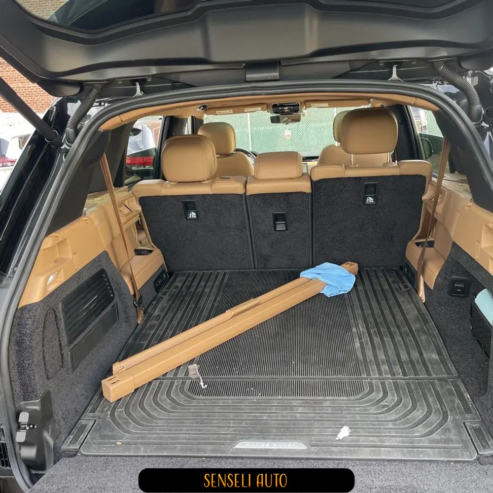 2024 Land Rover Range Rover P400 SE LWB