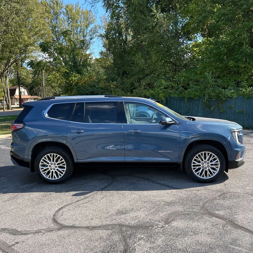 2024 GMC Acadia Denali