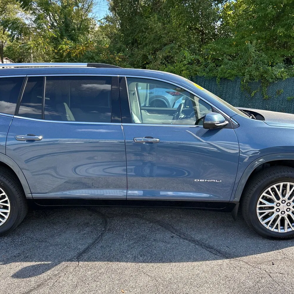 2024 GMC Acadia Denali