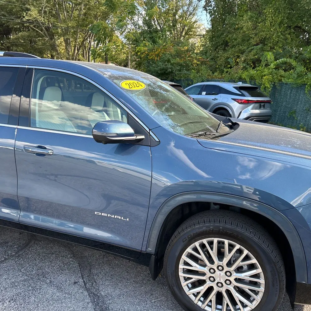 2024 GMC Acadia Denali