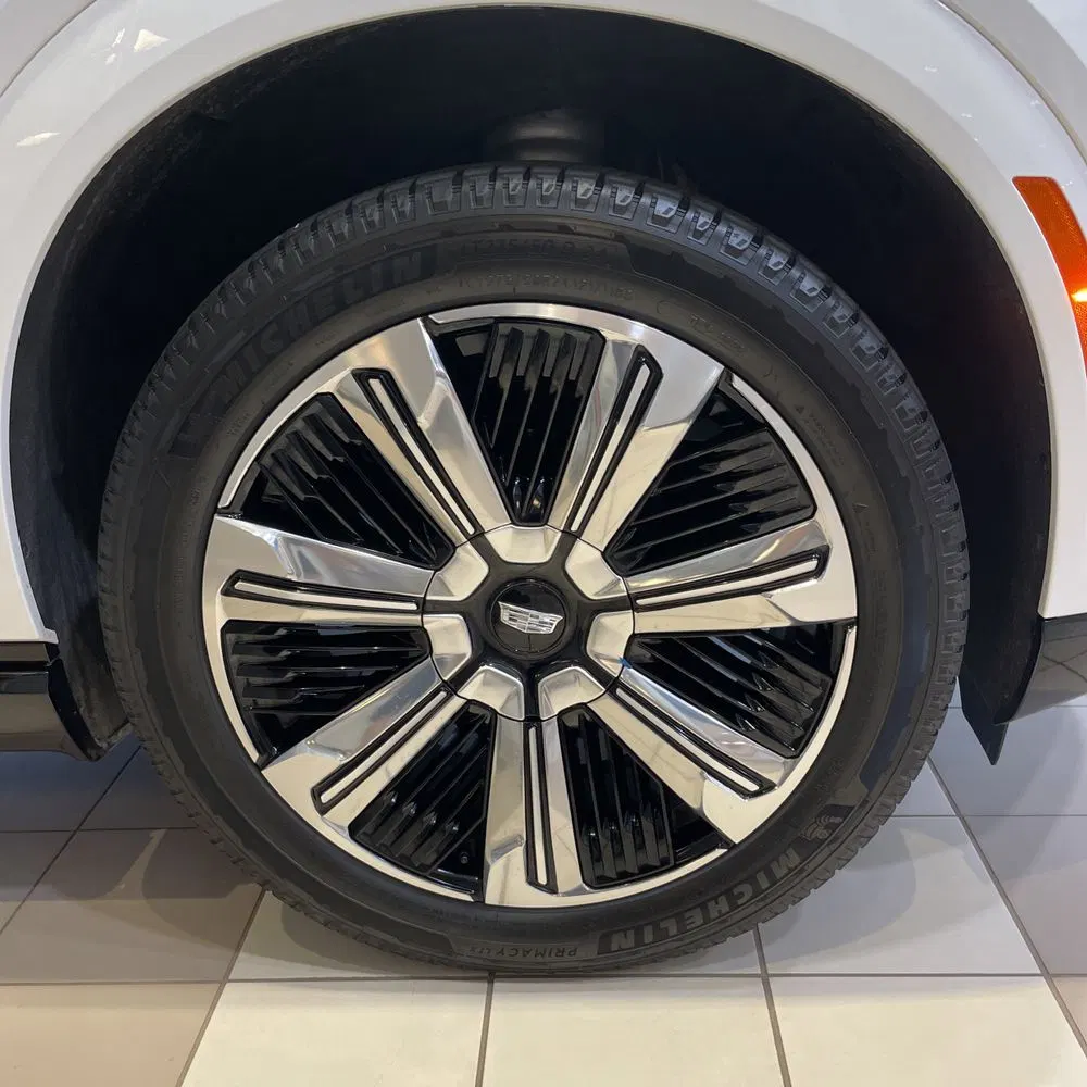 2025 Cadillac Escalade IQ Luxury 2