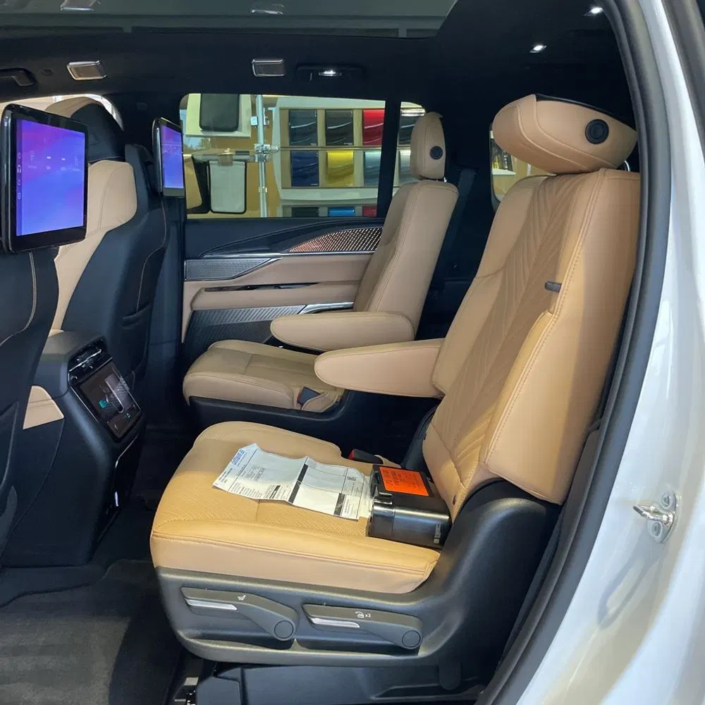 2025 Cadillac Escalade IQ Luxury 2