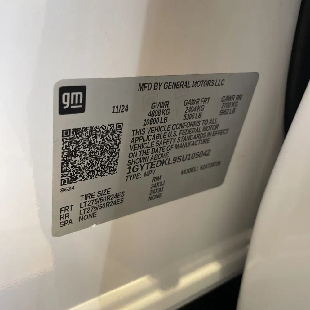 2025 Cadillac Escalade IQ Luxury 2