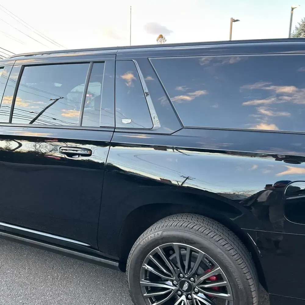 2024 Cadillac Escalade-V ESV Base