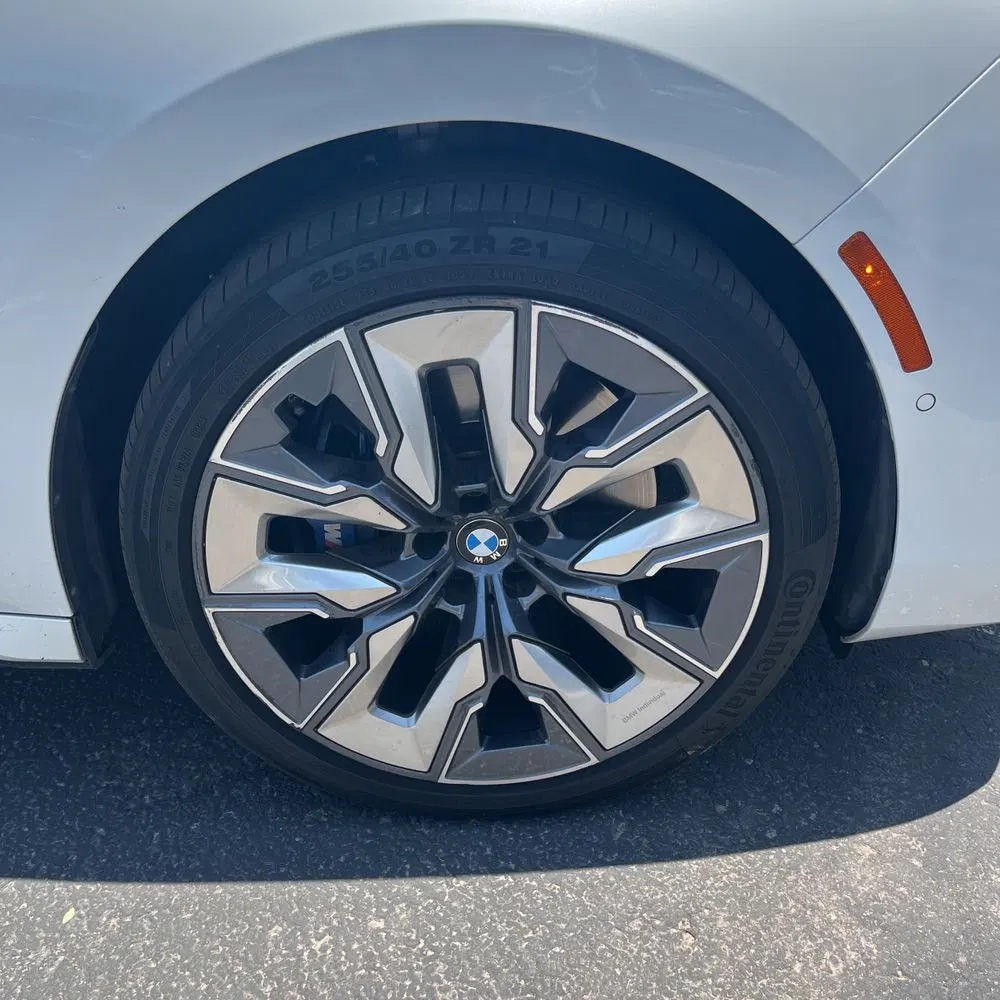 2023 BMW 7-Series 740i
