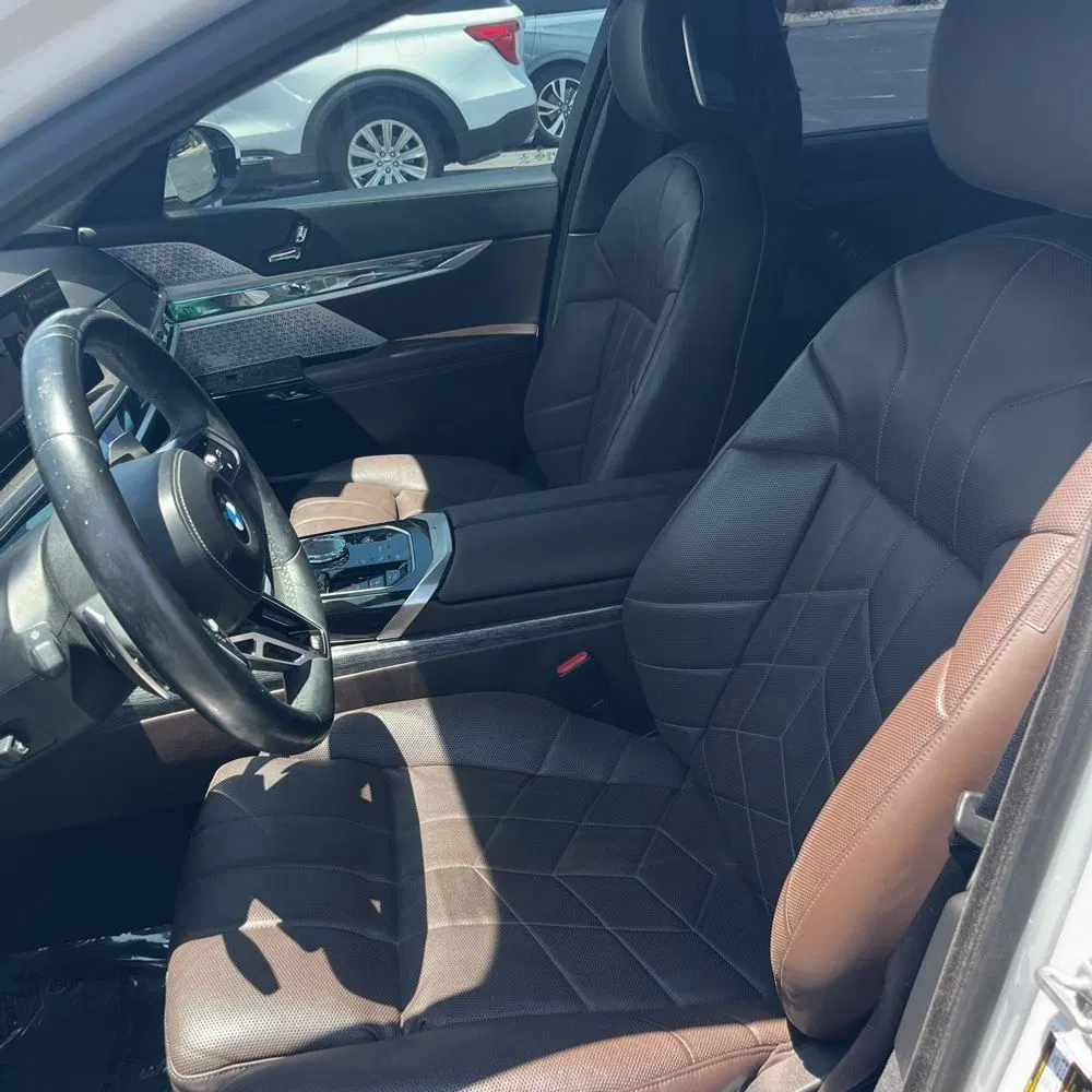 2023 BMW 7-Series 740i