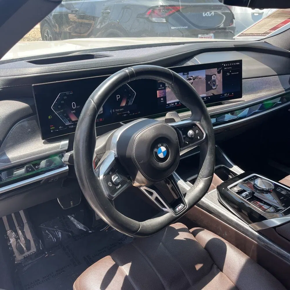 2023 BMW 7-Series 740i