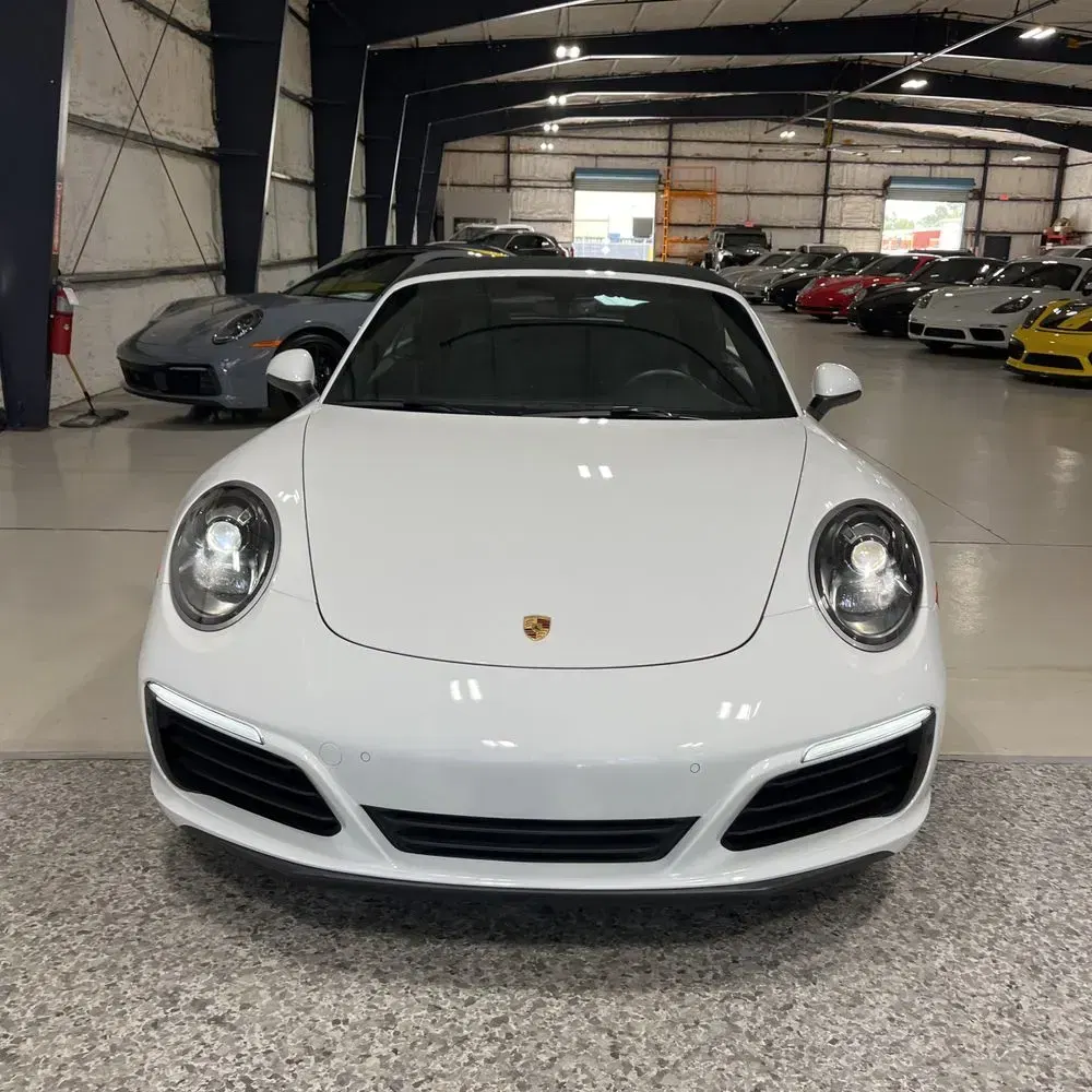2018 Porsche 911 Carrera