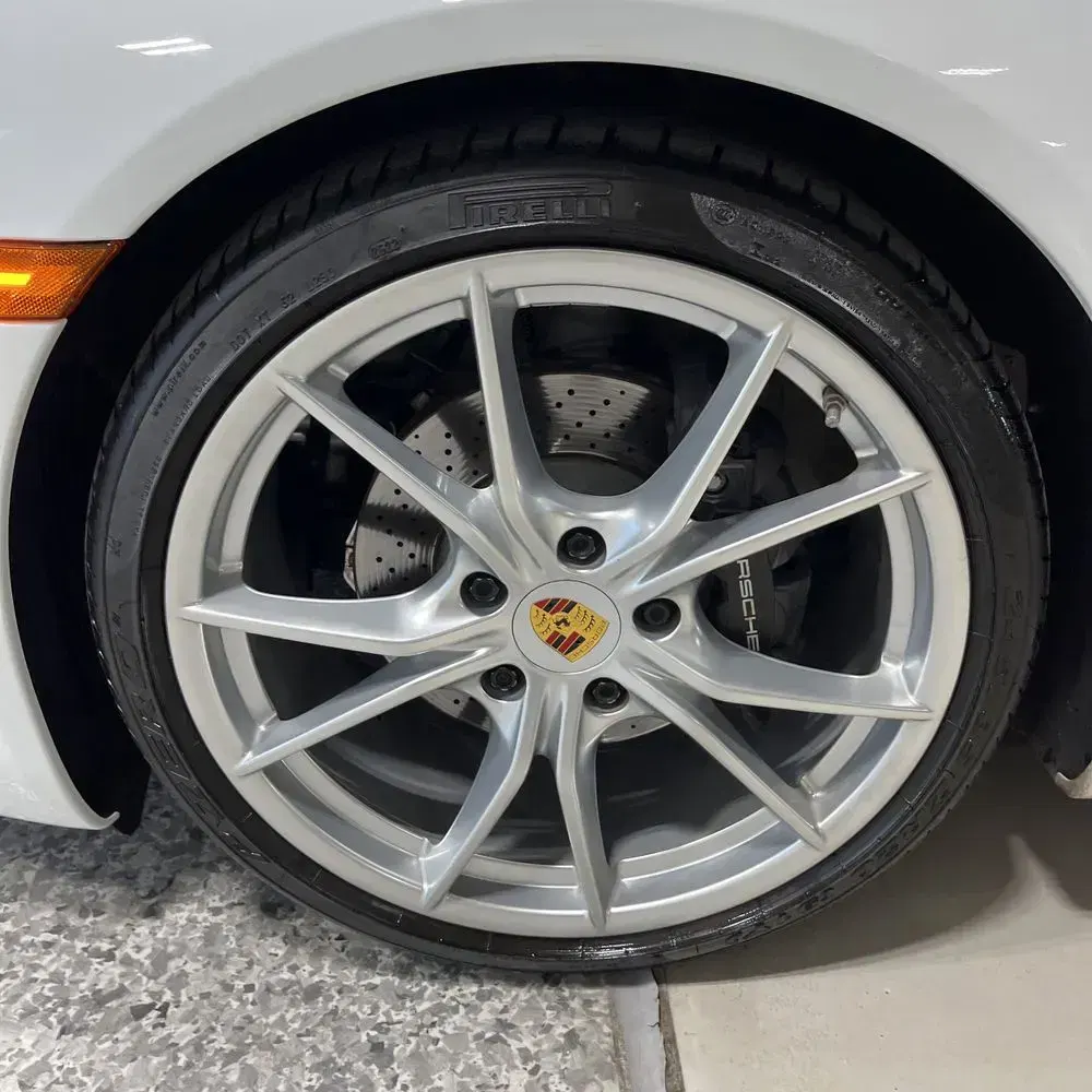 2018 Porsche 911 Carrera