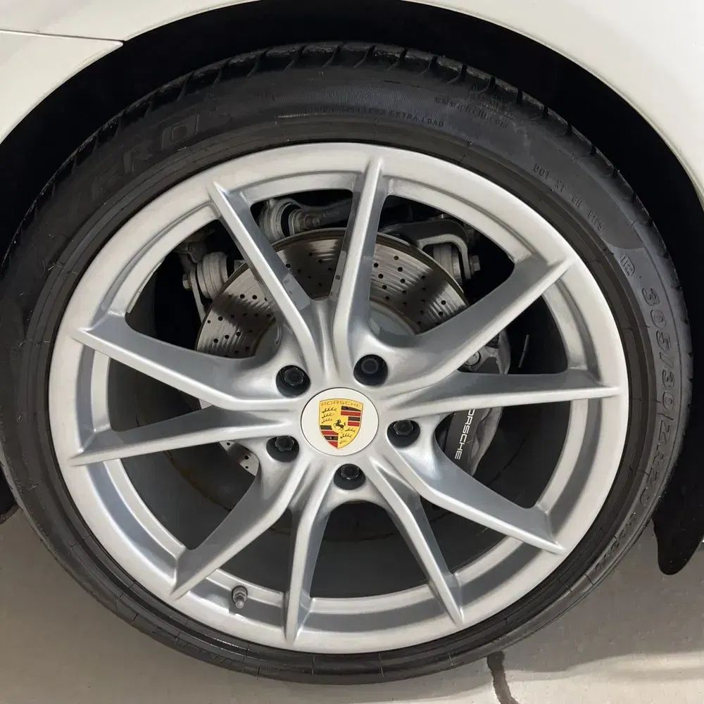 2018 Porsche 911 Carrera