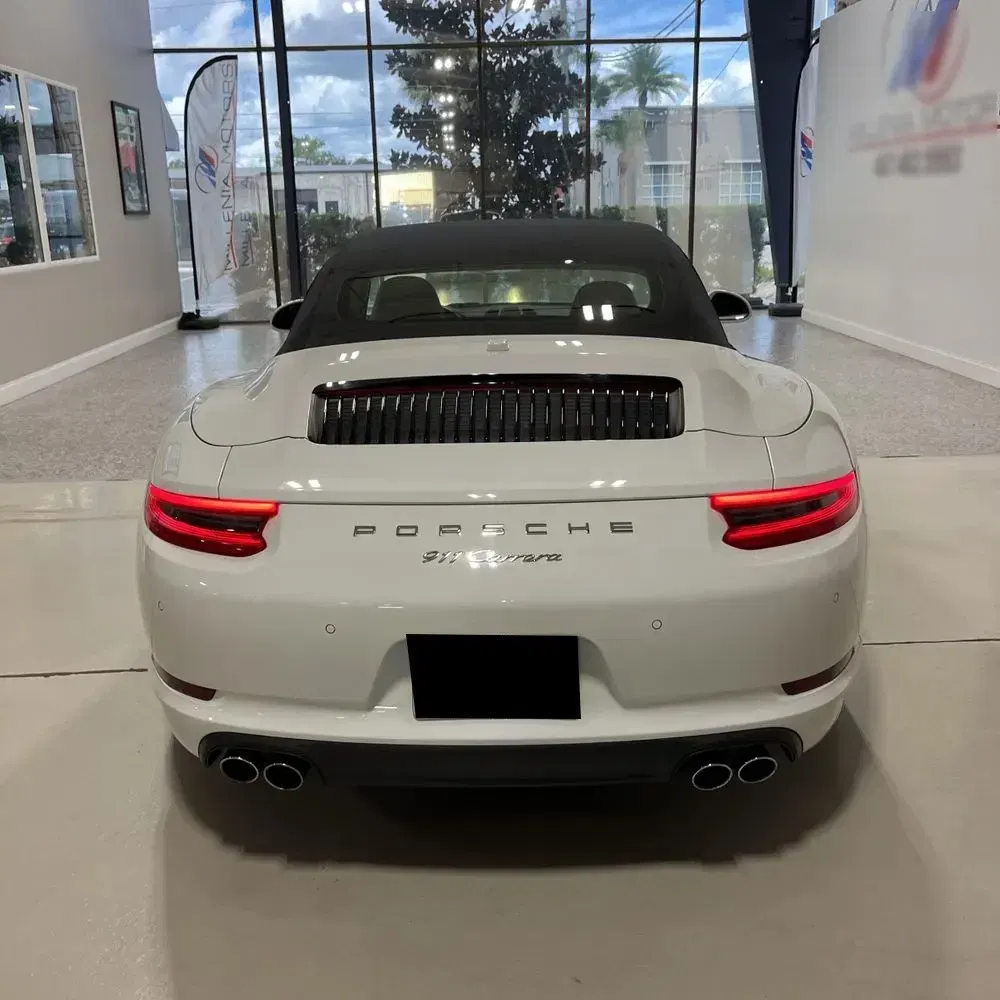 2018 Porsche 911 Carrera
